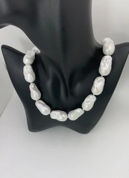Elegant Pearl Necklace in 925 sterling silver, view 1