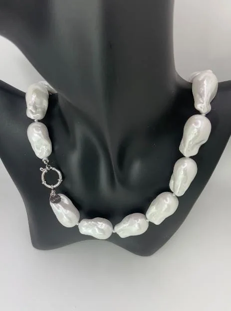 Elegant Pearl Necklace in 925 sterling silver, view 3