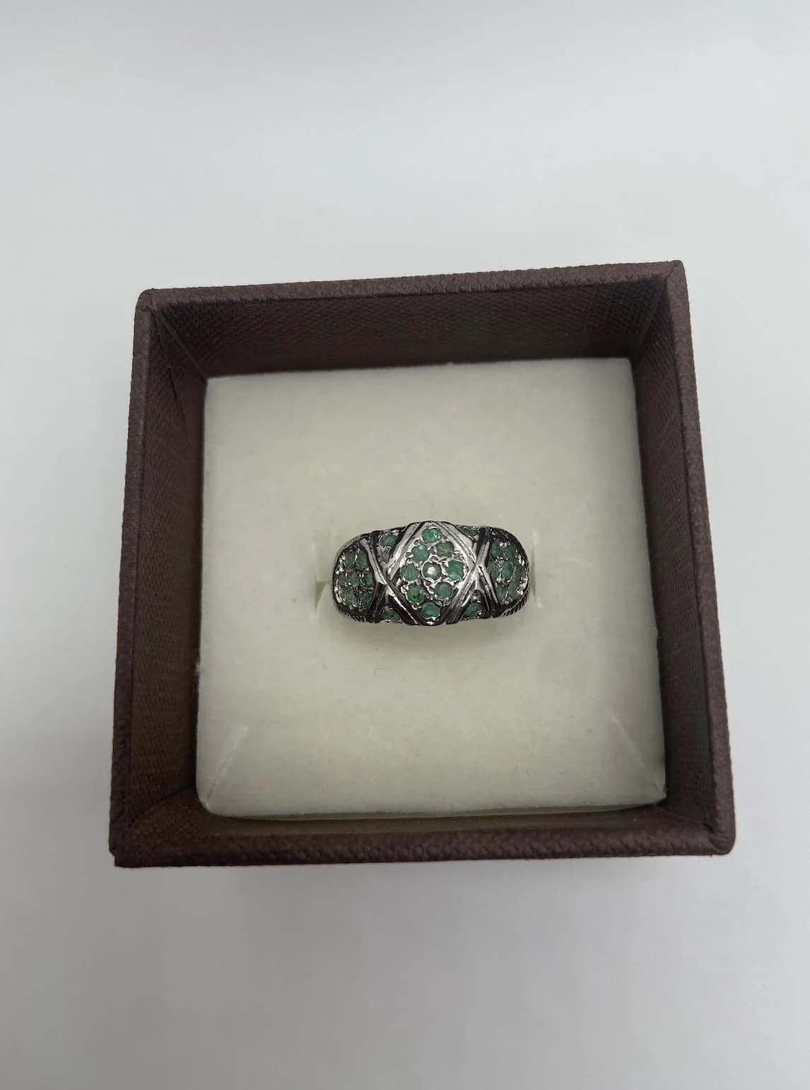 Elegant Emerald Gemstone Sterling Silver Ring in 925 sterling silver, view 1